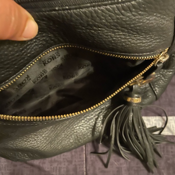 Black leather Michael Kors purse - Picture 6 of 6